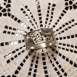 Vintage 925 Sterling Silver SUNFLOWER Ring Band